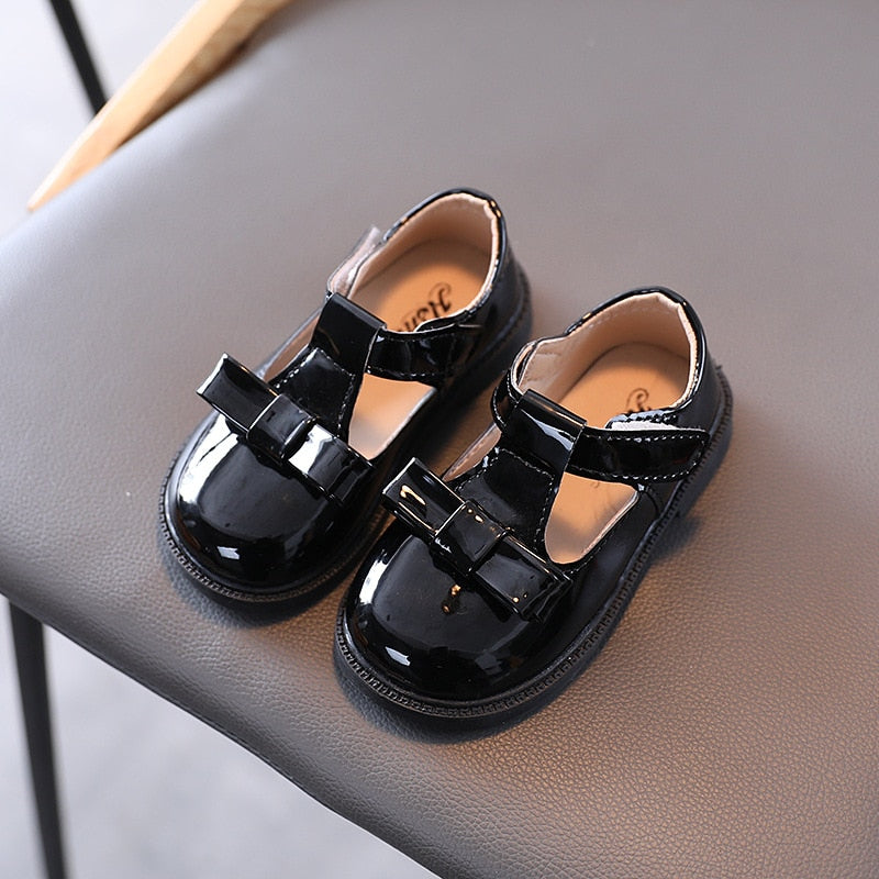 Fashionable Soft Bottom Autumn Girls Leather Sneakers